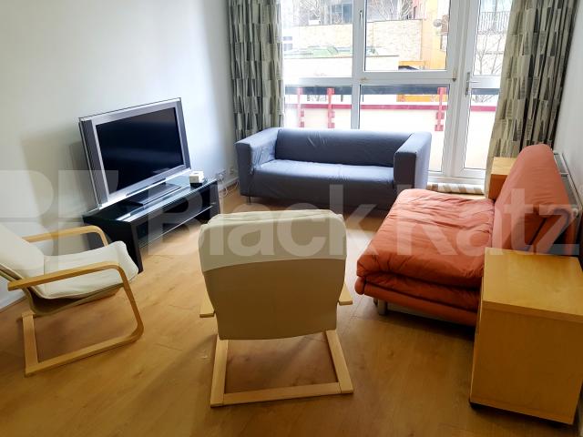 			NEW INSTRUCTION (Includes heating and hot water)., 2 Bedroom, 1 bath, 1 reception Maisonette			 New Kent Road, Elephant and Castle Borough 